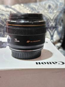 Canon EF 28mm f/1.8 USM lens