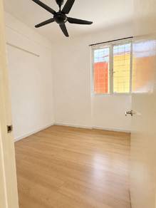 Condominium For Sale in Jay Series