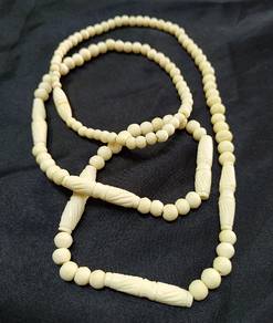 Vintage Bone String Graduated Bead Screw Clasp