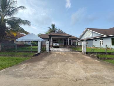 Bungalow House For Sale in Marang,TRG