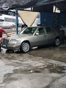 Mercedes Benz 220E in Bukit Mertajam, PNG