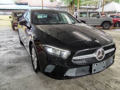 Mercedes Benz A180 180 SE (CBU) in Sentul, KUL