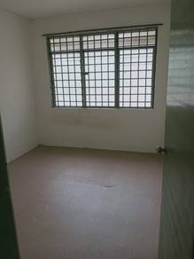 Flat For Sale in Taman Daya - Jalan Nibong 28