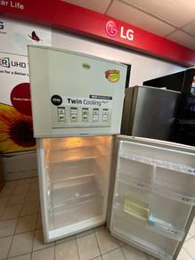 SAMSUNG 400L Refrigerator 5De1n4 - terpakai