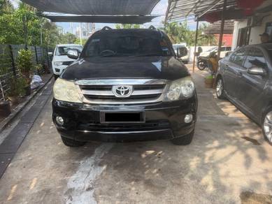 Toyota Fortuner V in Petaling Jaya, SGR