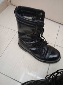 kasut kawad army size 7 Masih elok..senang kilat