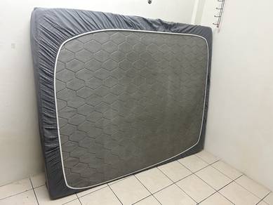 Queen Size Mattress (Spring)