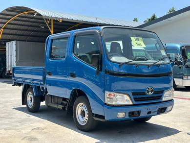 Toyota Kdy231 Double Cabin Cargo Truck