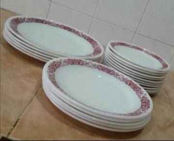 Pyrex Westminster plate set 21 pcs