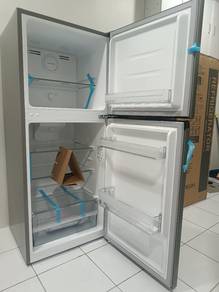 Peti ais Hitachi 2 pintu