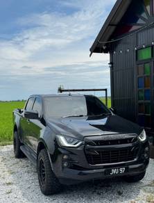 Isuzu D-Max AUTO PLUS in Johor Bahru, JHR