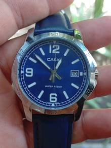 jam Casio biru