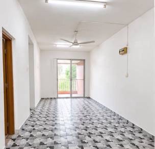 Apartment For Sale in Apartment Tanjung Puteri Resort