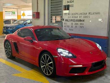 Porsche 718 CAYMAN in Batu Caves, SGR