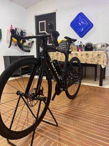 Twitter R10 Carbon