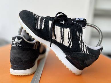 Adidas zx700 zebra