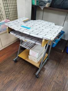 Meja Belajar / Komputer Terpakai
