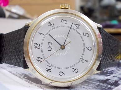 Vintage Q and Q manual wind watch