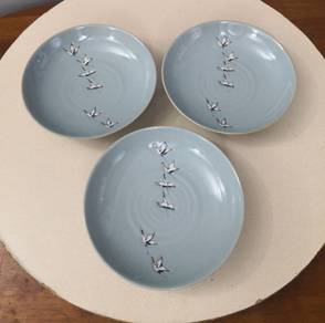 Oriental pottery deep plate 3