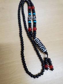 Nine- eyed and three- eyed Dzi beads necklace