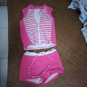 swimming suit 泳衣 B