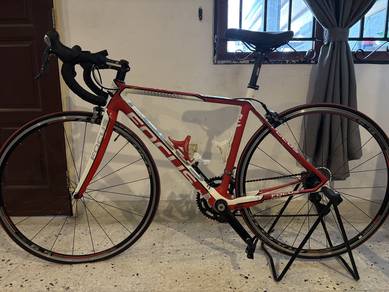 Focus Cayo V2 Carbon Road Bike