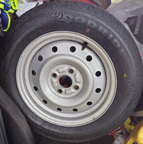 Axia original 14' rim and type 