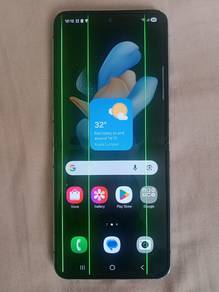 Samsung Z Flip 4 -- 3 Green Line on Screen 