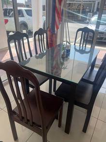 solid wood table n chair