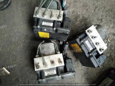ABS Brake Pump (X2) Toyota Estima ACR50