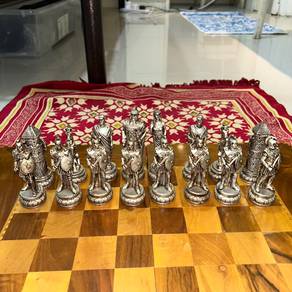 Wooden Chess & Backgammon Set – Homer’s Odyssey