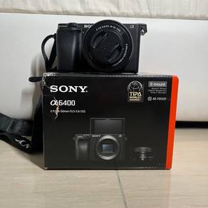 SONY A6400 + Power Zoom lens