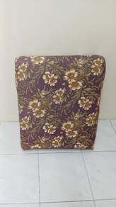 kusyen sofa 