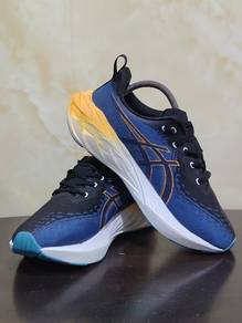 Nova blast 4 asics