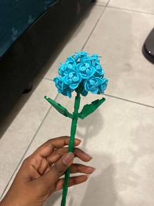 Cute Mini Toy Set – Flowers, Robot & Toy Car