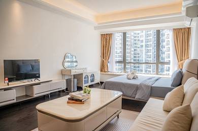 Condominium For Sale in Paragon Suites @ CIQ