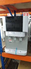 UV Sterilization Dispenser . .Xy.15e