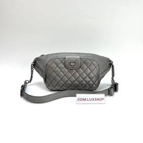 Preloved Chanel Metalic Silver Casual Rock Waist