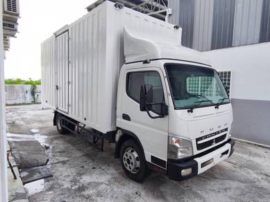 Mitsubishi FUSO 17 Ft Corrugated Box Van