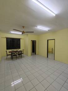 Condominium For Rent in Garden Park