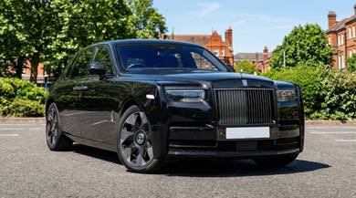 Rolls-Royce Phantom VIII SHORT WHEELBASE in Setia Alam, SGR