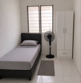 Room in Bukit Beruntung, SGR