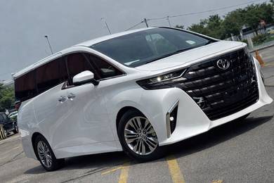 Toyota Alphard Z in Petaling Jaya, SGR