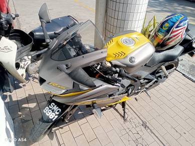 Yamaha R15