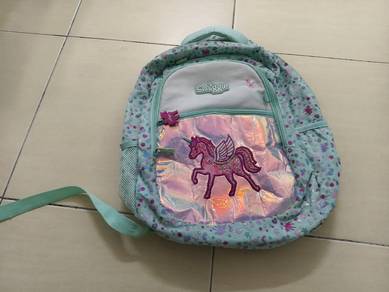 beg sekolah/school bag 