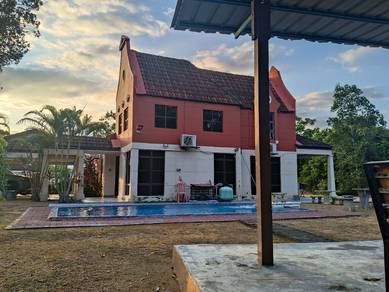 AFamosa villa with swimming pool