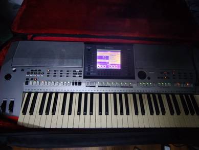 Yamaha Psr S700