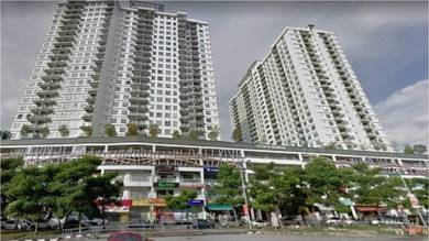 Condominium For Rent in The Golden Triangle