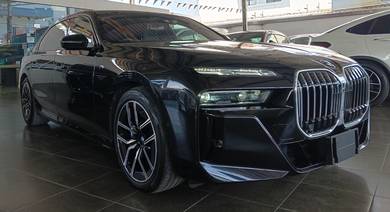 2023 BMW 750i 50e xDRIVE PURE EXCELLENCE