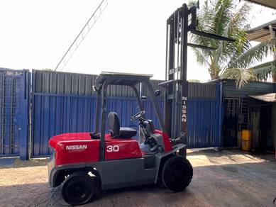 Nissan J02 Auto Diesel Forklift 3 Tan 3 Metre